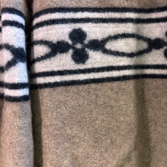 VINTAGE STYLE SWEATER - Picture 2 of 7